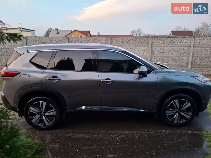 Внедорожник / Кроссовер Nissan Rogue 2023 в Киеве
