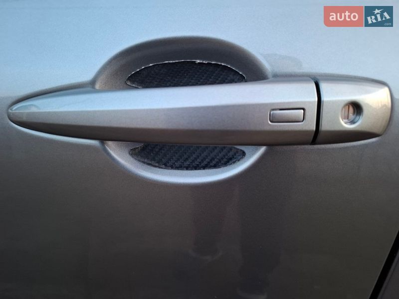 Внедорожник / Кроссовер Nissan Rogue 2023 в Киеве