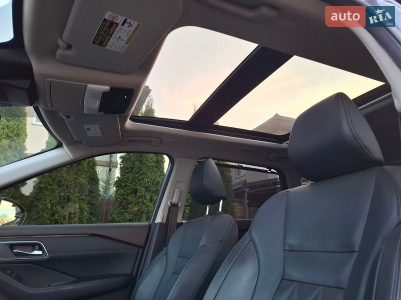 Внедорожник / Кроссовер Nissan Rogue 2023 в Киеве