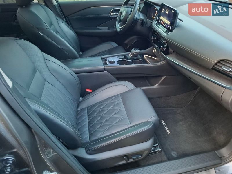 Внедорожник / Кроссовер Nissan Rogue 2023 в Киеве