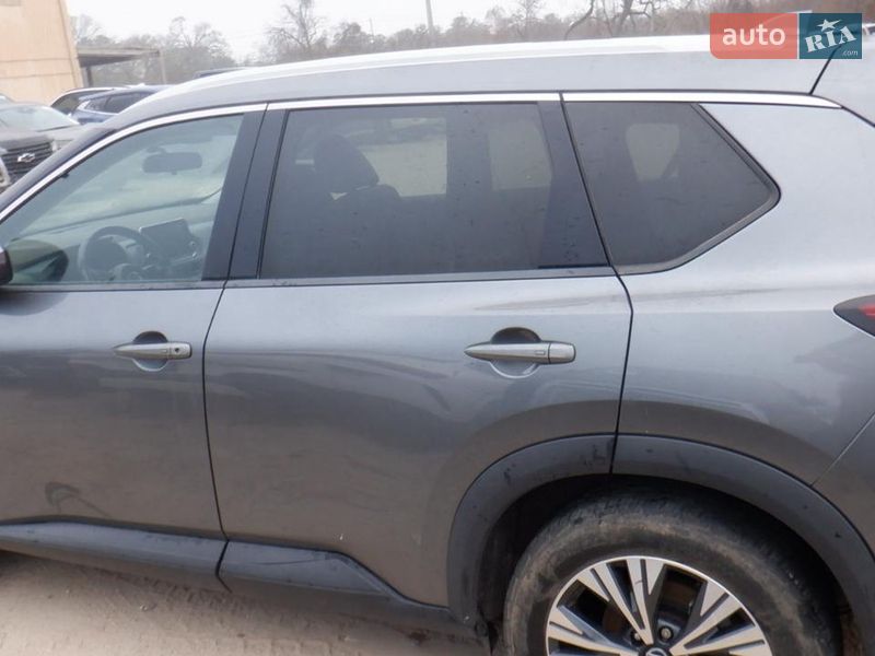 Внедорожник / Кроссовер Nissan Rogue 2021 в Киеве