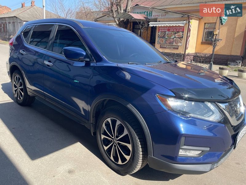 Внедорожник / Кроссовер Nissan Rogue 2017 в Ахтырке