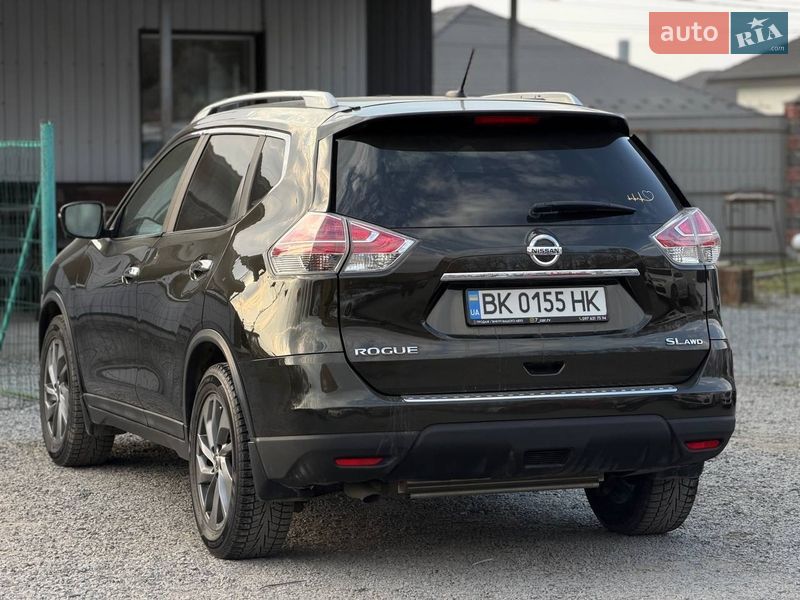 Внедорожник / Кроссовер Nissan Rogue 2015 в Ровно