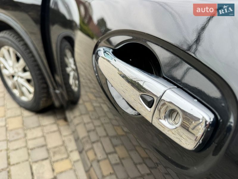 Внедорожник / Кроссовер Nissan Rogue 2016 в Харькове