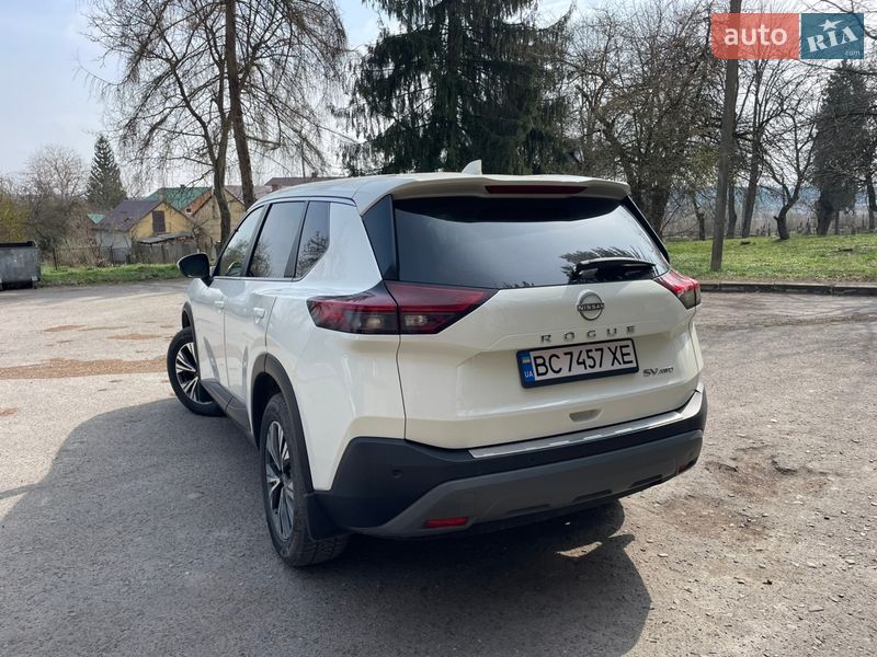 Позашляховик / Кросовер Nissan Rogue 2022 в Городку