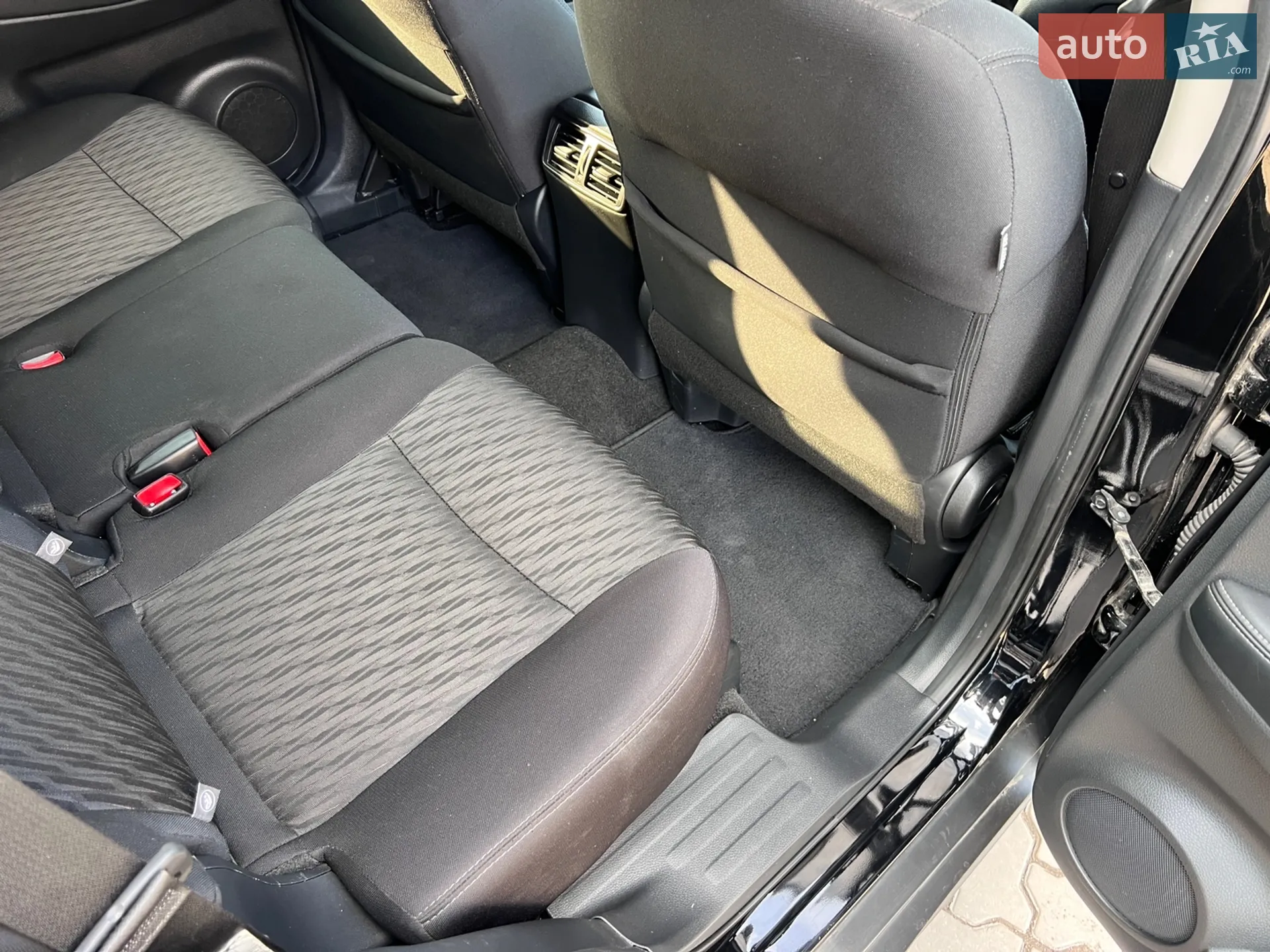 2019 Nissan Rogue - мініатюра 32