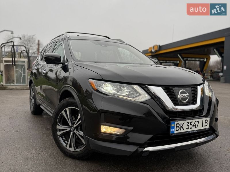 Внедорожник / Кроссовер Nissan Rogue 2017 в Виннице