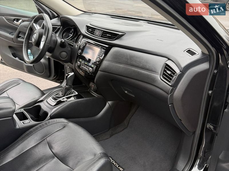 Внедорожник / Кроссовер Nissan Rogue 2017 в Виннице