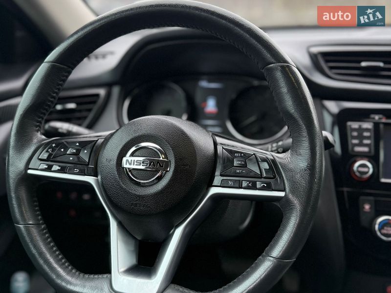 Внедорожник / Кроссовер Nissan Rogue 2017 в Виннице