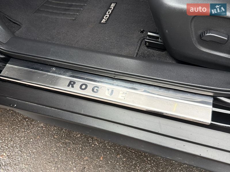 Внедорожник / Кроссовер Nissan Rogue 2017 в Виннице