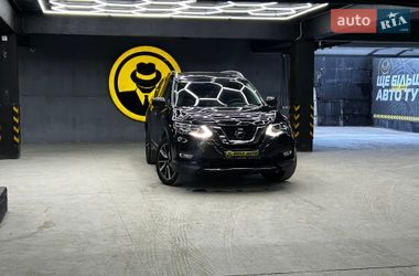 Позашляховик / Кросовер Nissan Rogue 2020 в Чернівцях