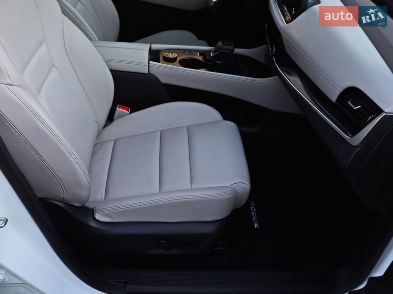 Внедорожник / Кроссовер Nissan Rogue 2021 в Кременчуге