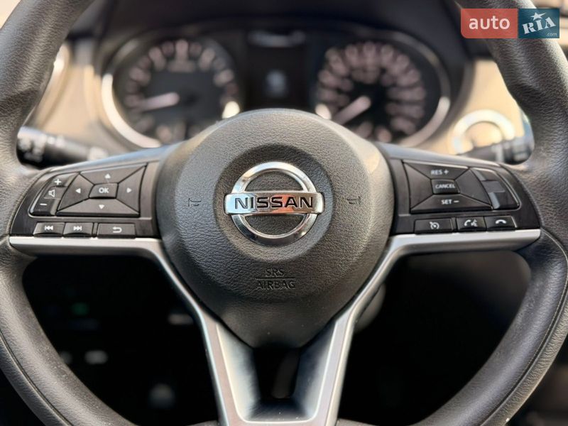 Позашляховик / Кросовер Nissan Rogue 2017 в Львові