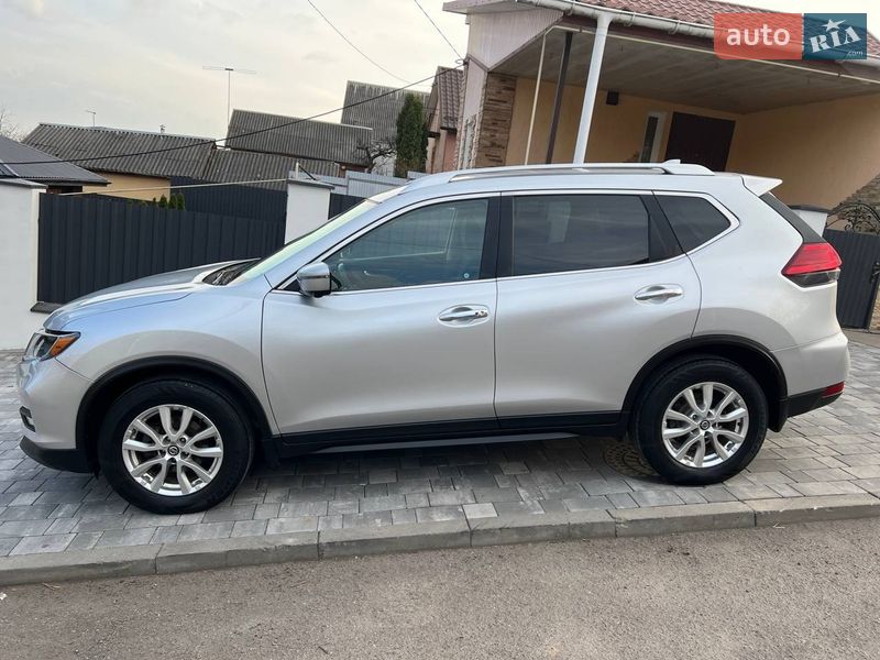 Внедорожник / Кроссовер Nissan Rogue 2017 в Хмельницком