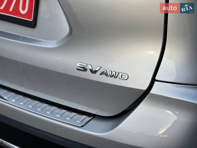 Внедорожник / Кроссовер Nissan Rogue 2017 в Хмельницком