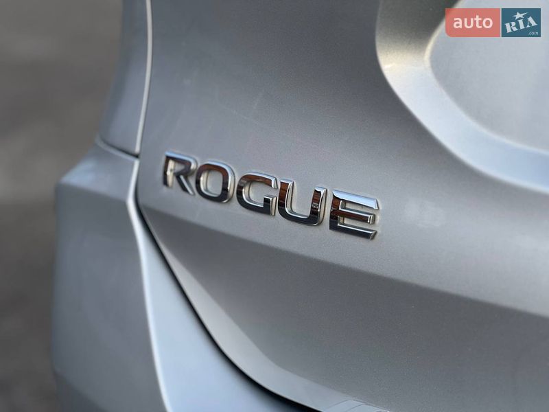 Внедорожник / Кроссовер Nissan Rogue 2017 в Хмельницком