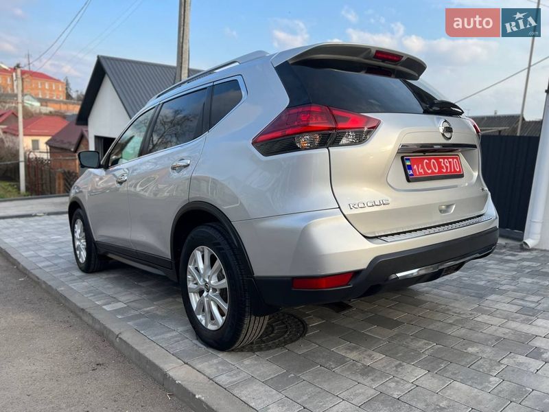 Внедорожник / Кроссовер Nissan Rogue 2017 в Хмельницком