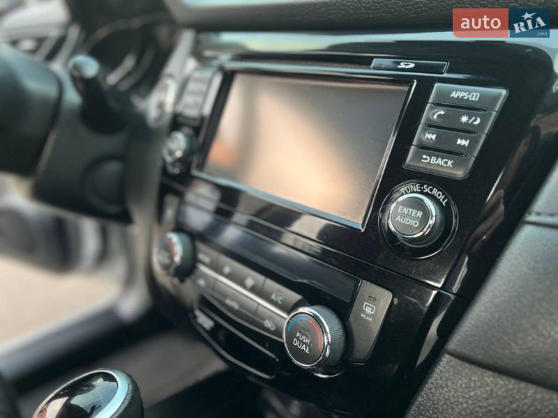 Внедорожник / Кроссовер Nissan Rogue 2017 в Хмельницком