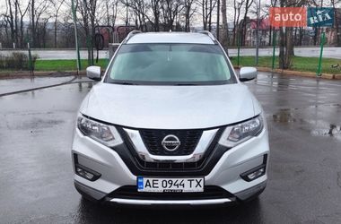 Внедорожник / Кроссовер Nissan Rogue 2017 в Кривом Роге