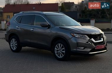 Внедорожник / Кроссовер Nissan Rogue 2017 в Львове