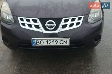 Внедорожник / Кроссовер Nissan Rogue 2015 в Збараже