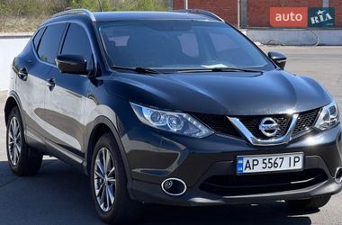 Внедорожник / Кроссовер Nissan Rogue 2017 в Сваляве