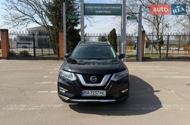 Внедорожник / Кроссовер Nissan Rogue 2018 в Александрие