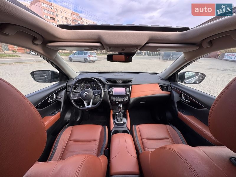 Позашляховик / Кросовер Nissan Rogue 2017 в Івано-Франківську