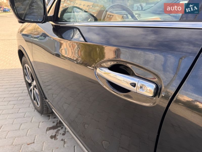 Позашляховик / Кросовер Nissan Rogue 2017 в Івано-Франківську