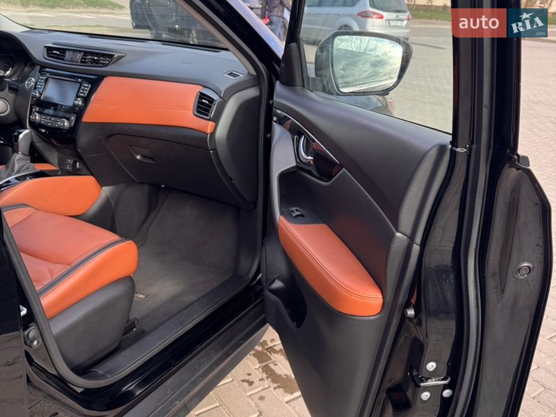 Позашляховик / Кросовер Nissan Rogue 2017 в Івано-Франківську