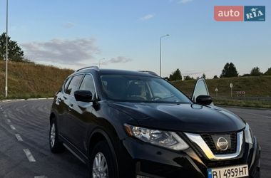 Внедорожник / Кроссовер Nissan Rogue 2017 в Полтаве