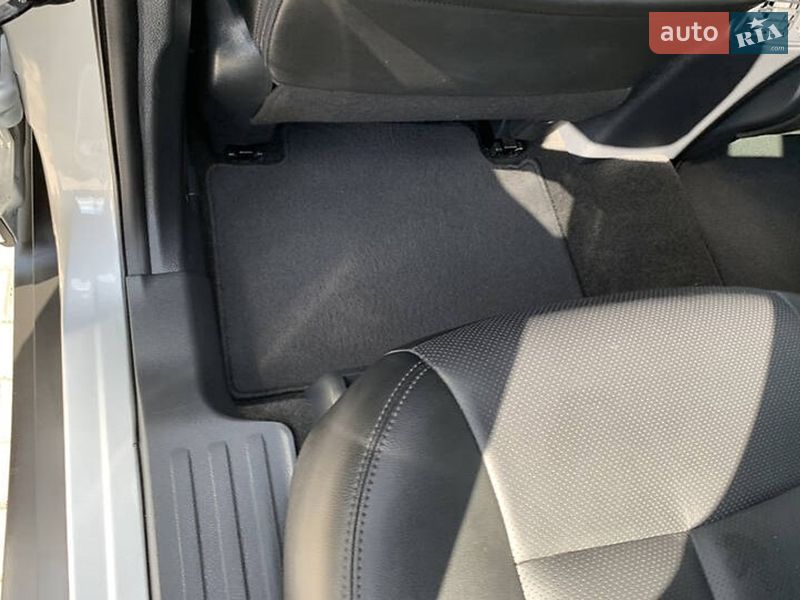 Позашляховик / Кросовер Nissan Rogue 2018 в Києві