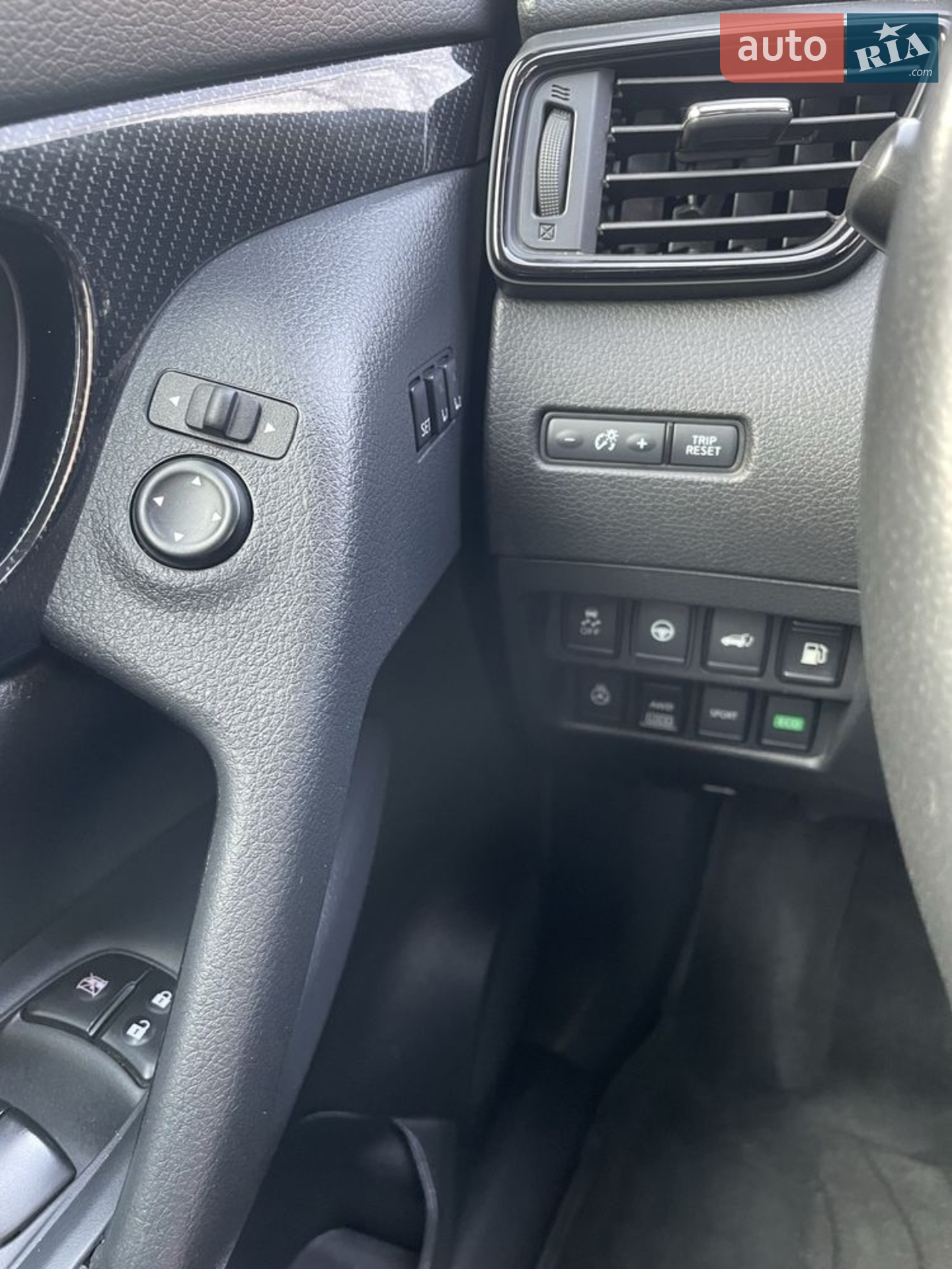2019 Nissan Rogue - мініатюра 11