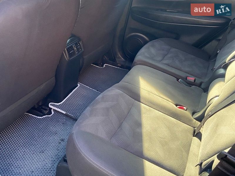 Позашляховик / Кросовер Nissan Rogue 2016 в Миколаєві