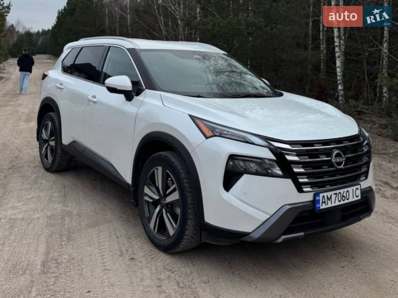 Позашляховик / Кросовер Nissan Rogue 2025 в Коростишеві