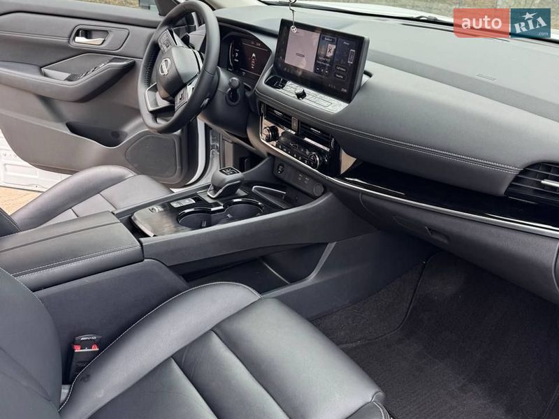 Позашляховик / Кросовер Nissan Rogue 2025 в Коростишеві