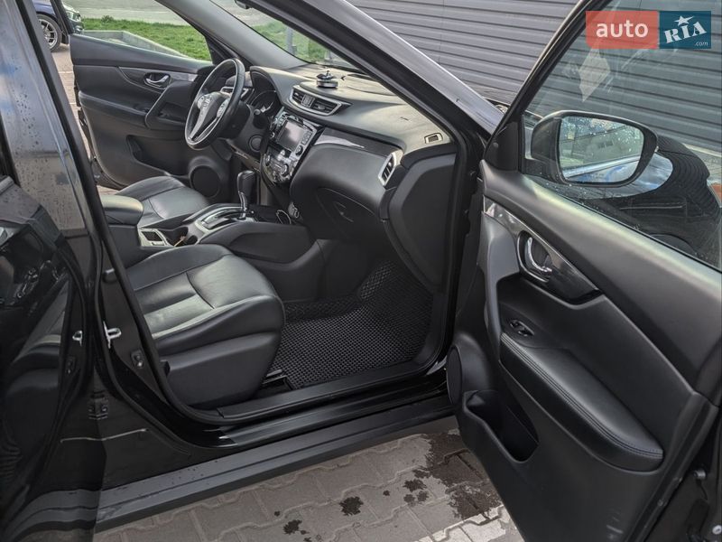 Позашляховик / Кросовер Nissan Rogue 2015 в Житомирі