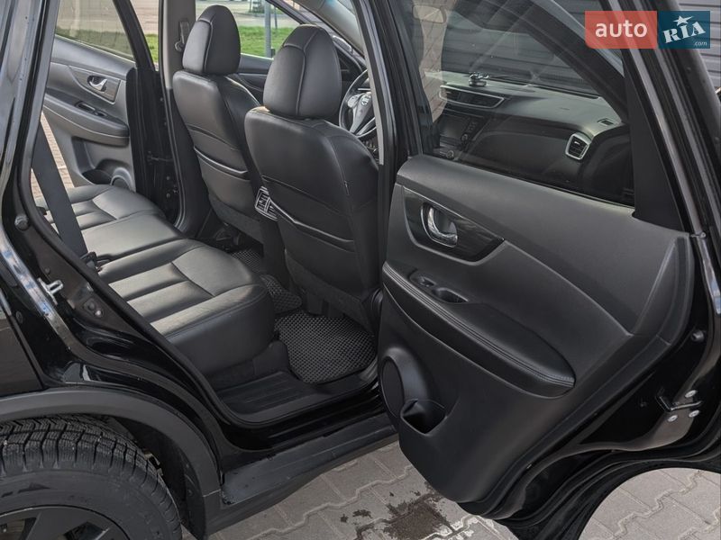 Позашляховик / Кросовер Nissan Rogue 2015 в Житомирі