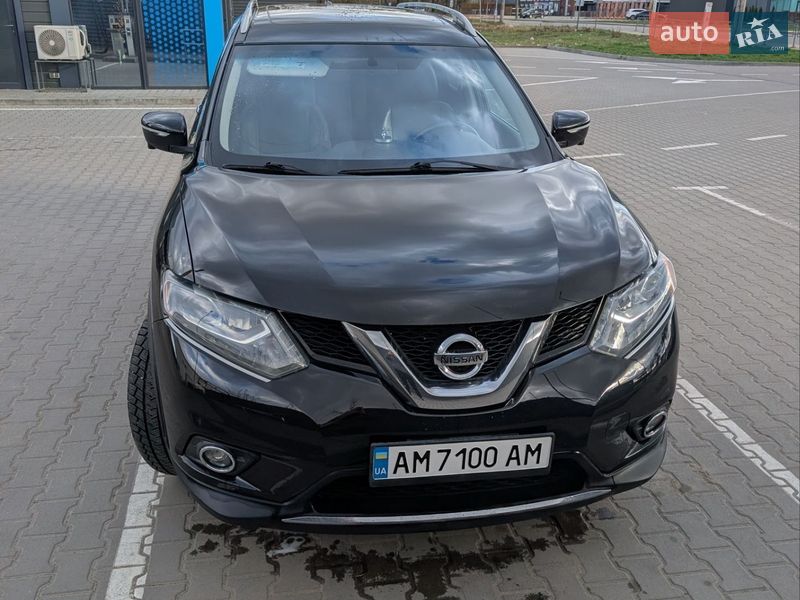 Позашляховик / Кросовер Nissan Rogue 2015 в Житомирі
