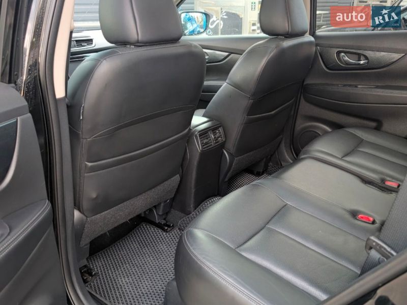 Позашляховик / Кросовер Nissan Rogue 2015 в Житомирі