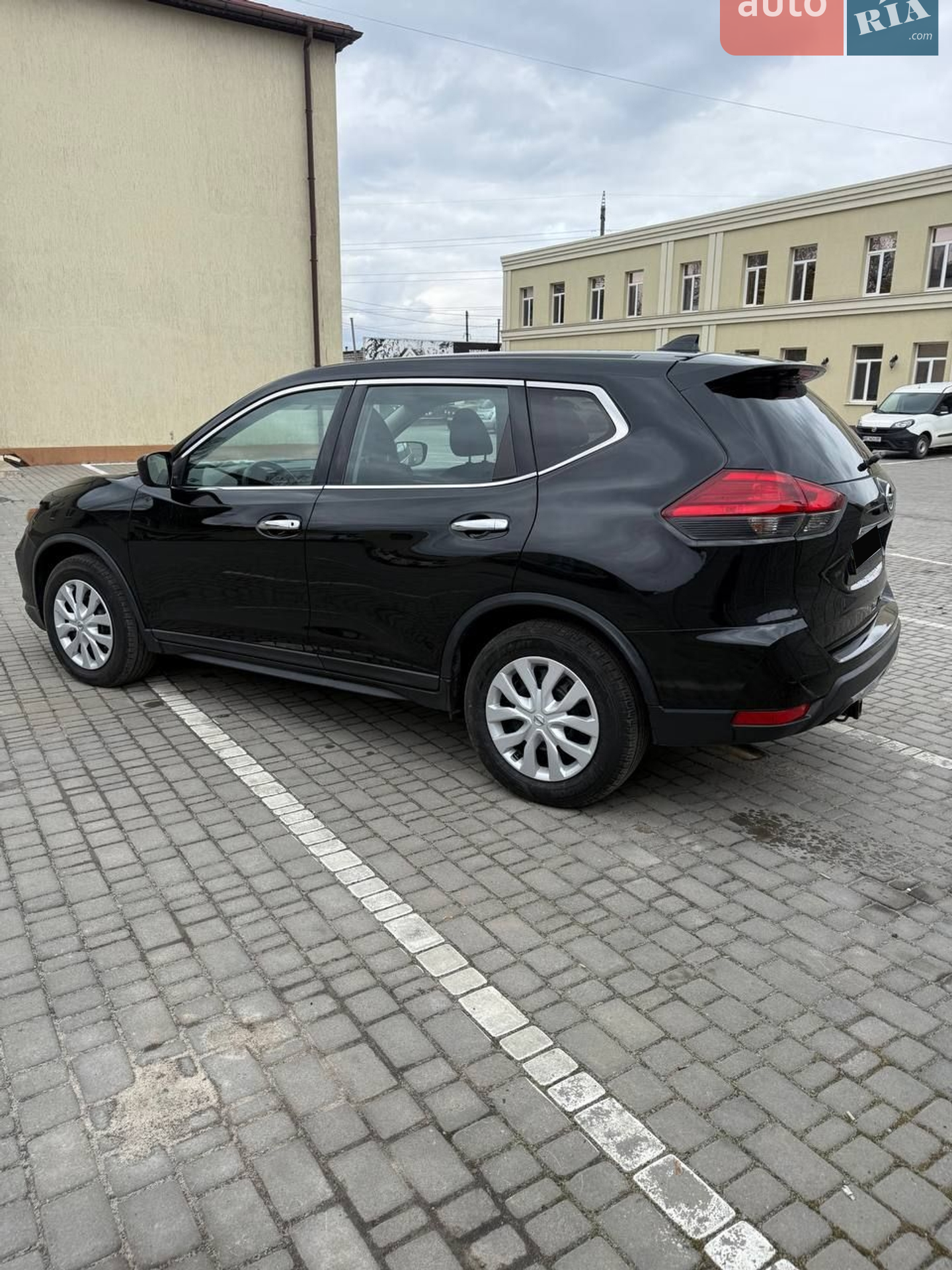 2017 Nissan Rogue - мініатюра 2