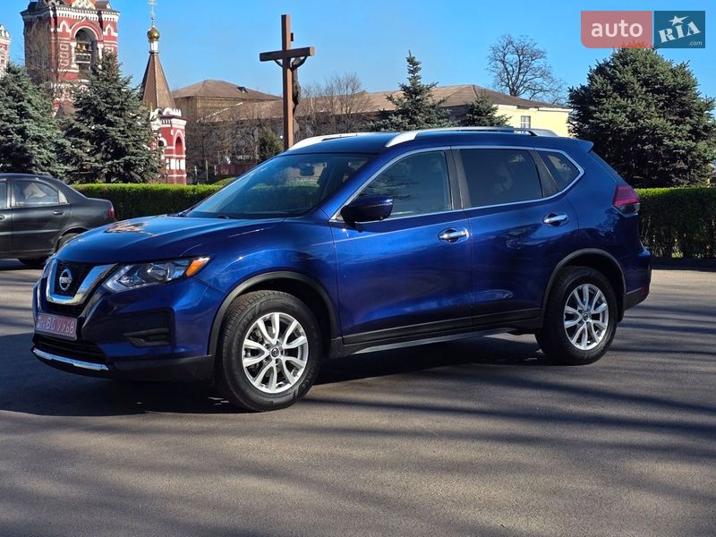 Позашляховик / Кросовер Nissan Rogue 2017 в Кам'янському