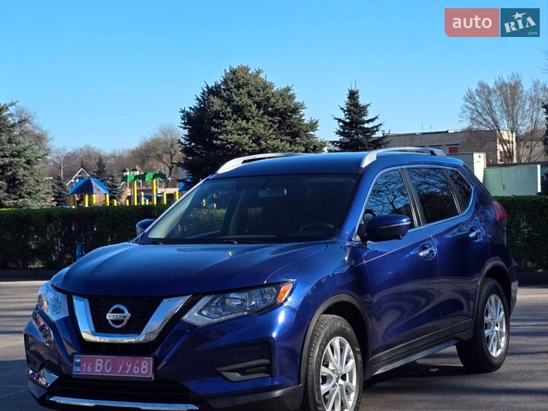 Позашляховик / Кросовер Nissan Rogue 2017 в Кам'янському