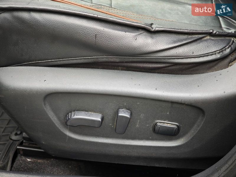 Позашляховик / Кросовер Nissan Rogue 2016 в Харкові