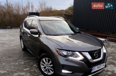 Внедорожник / Кроссовер Nissan Rogue 2017 в Хороле
