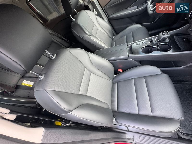 Внедорожник / Кроссовер Nissan Rogue 2023 в Ровно