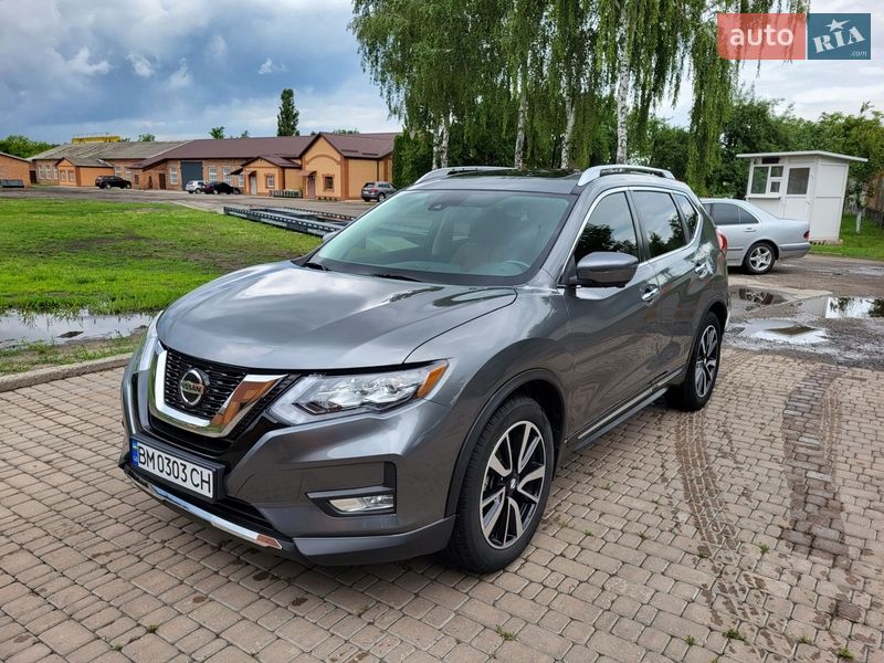 Внедорожник / Кроссовер Nissan Rogue 2018 в Ромнах