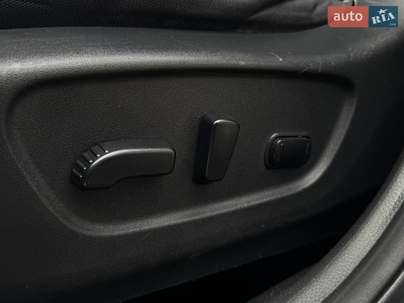 Позашляховик / Кросовер Nissan Rogue 2018 в Харкові