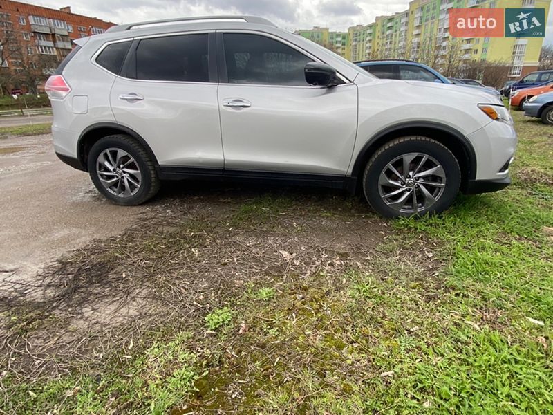 Внедорожник / Кроссовер Nissan Rogue 2015 в Полтаве