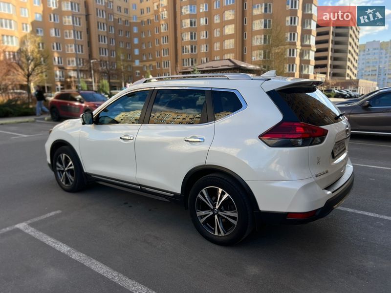 Позашляховик / Кросовер Nissan Rogue 2017 в Києві